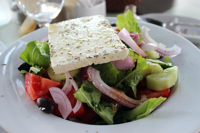 Nejlepší řecký salát recept: Jak si připravit autentickou chuť Řecka doma!