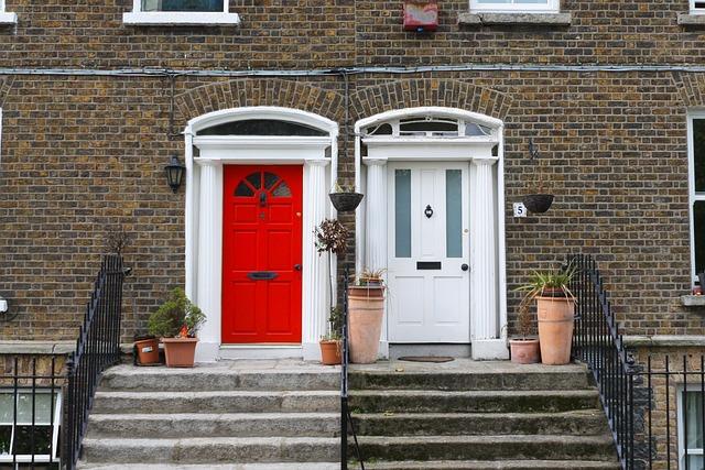 Důležité faktory při výběru dveří pro váš domov