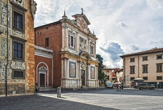 Nezapomeňte navštívit Piazza dei Cavalieri